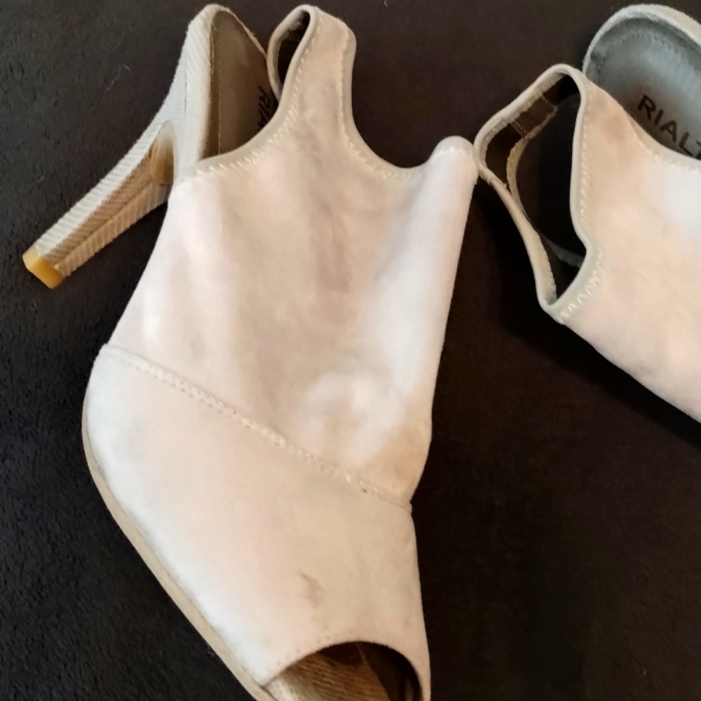 Shoe